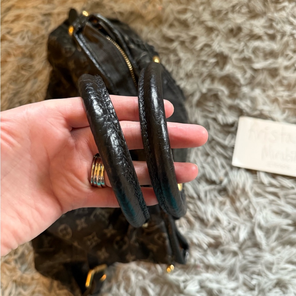 Louis Vuitton Gray Monogram Shoulder Bag - Picture 5 of 15